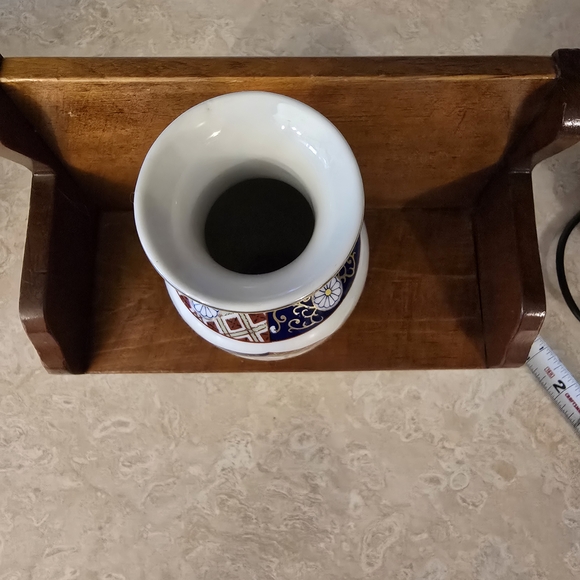 Vintage Japanese Imari Vase - Picture 3 of 4